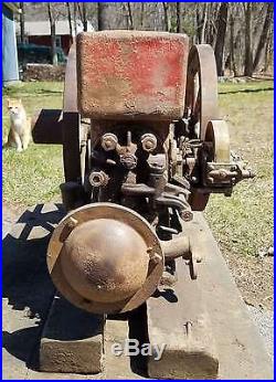 1 1/2HP Economy Hit & miss antique engine with Webster mag complete, unmolested