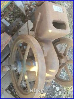 2 gas engine hit miss 1 1/2 ihc lots and lots parts