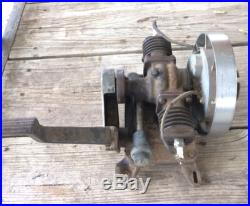 ANTIQUE MAYTAG MODEL 72-D TWIN CYLNDER ENGINE Hit And Miss Motor RUNS