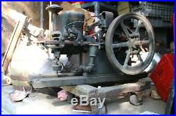 Antique Associated Manufacturers Waterloo, Iowa Hit & Miss Engine