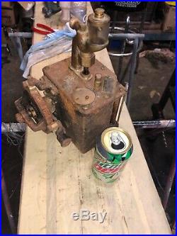 Antique Invincible Ratchet Driven Mechanical Lunricator Hit Miss Steam Engine