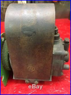 Antique John Deere Hit and Miss Gas Engine 1 1/2 HP Mag Magneto Magnet + Housing