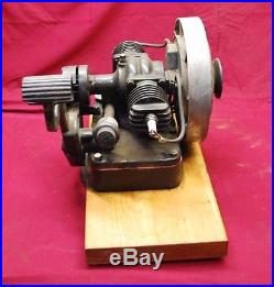 Great Running Maytag Model 72 Gas Engine Motor Hit & Miss Wringer Washer 139581X