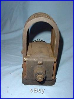 HOT Associated or United Hit Miss Gas Engine Tall 4 Bolt Magneto With Gear