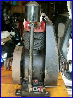 Hit & Miss Briggs & Stratton 1920s Model FH Slant Fin Gas Engine (NO SHIPPING)