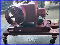Hit and miss engine 5 Hp International With Large Pulley