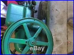 JOHN DEERE 1.5 HP HIT AND MISS ANTIQUE ENGINE TYPE E
