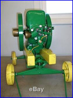 LITTLE JOHN Gas Engine MODEL of a JOHN DEERE E Hit and Miss Engine, RUNS GREAT