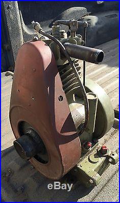 Old Briggs & Stratton FE Vintage Gas Engine Antique Hit and Miss