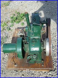 Vintage / Antique Small Hit and Miss / Throttle Governed Engine With fan